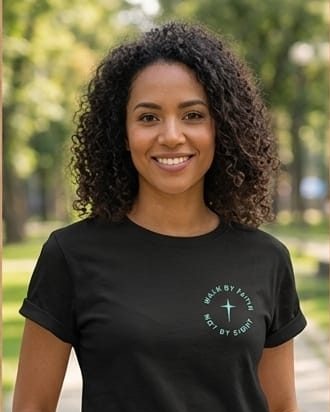 Camiseta Mujer Jesus Loves This Girl, vista de frente